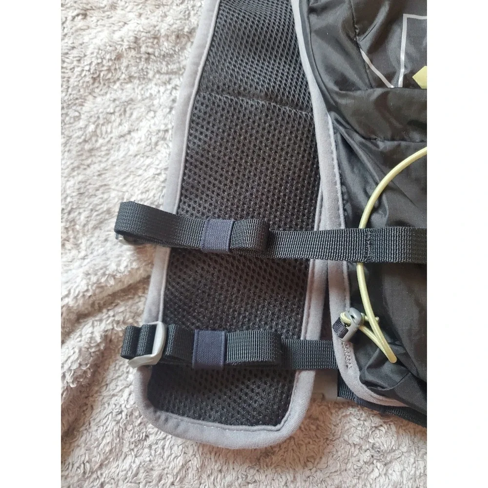 NATHAN Sports Black 1.5L Bladder Hydration Pack Hiking Backpack